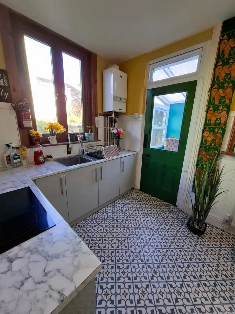 Use of Kitchen for all rooms